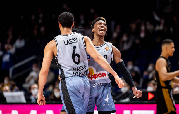 其中一场关 其中一场关