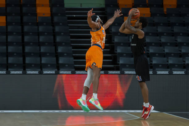 及其他足球 及其他足球